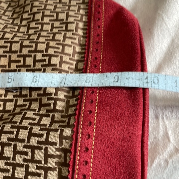 Tommy Hilfiger Red Leather Trimmed Multi Pocket Shoulder Bag/Purse - Picture 13 of 16